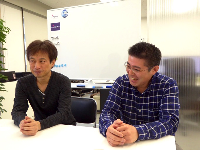 笑みが溢れる、写真左、株式会社キロル代表取締役の坂下賢司さん。写真右、マネージャーの鎌田光宏さん