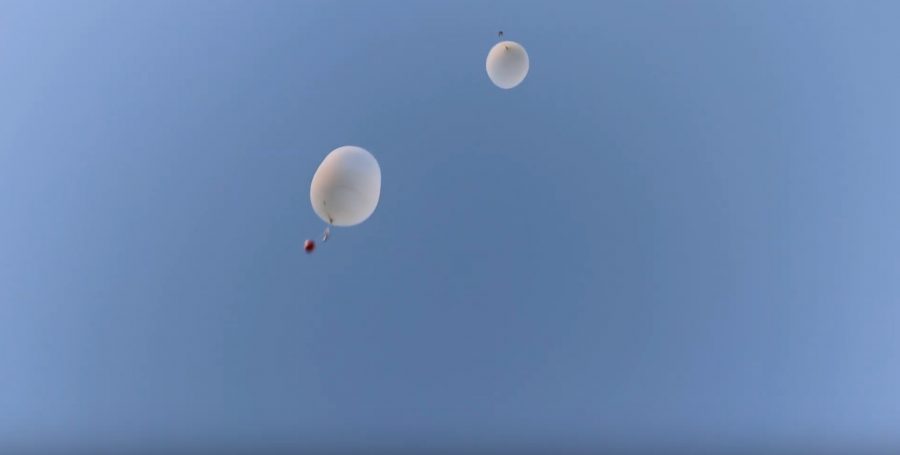 空に打ち上がったIchigoJamを積んだ気球